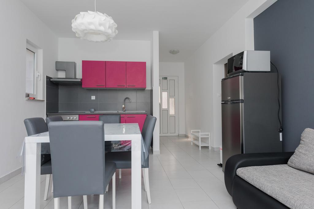 Apartment Dragan Grubisic Primošten Екстериор снимка
